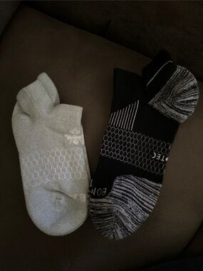 Bombas Low-Cut Athletic Socks in Black & Light Gray